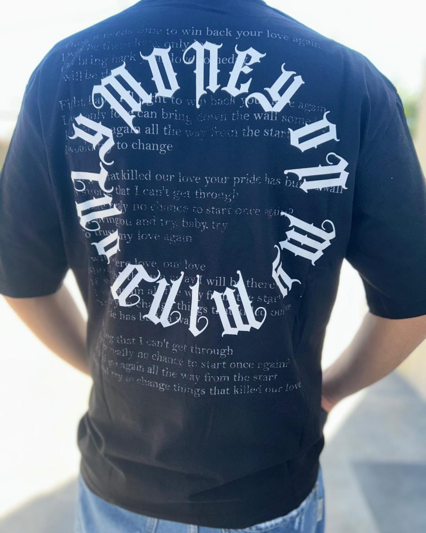 T-Shirt nera oversize